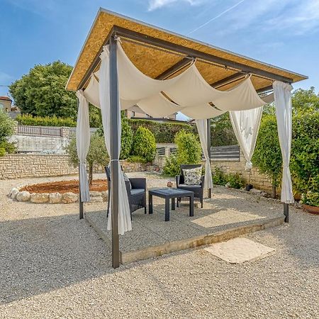 Cottage Nilda I Musalez Exterior photo
