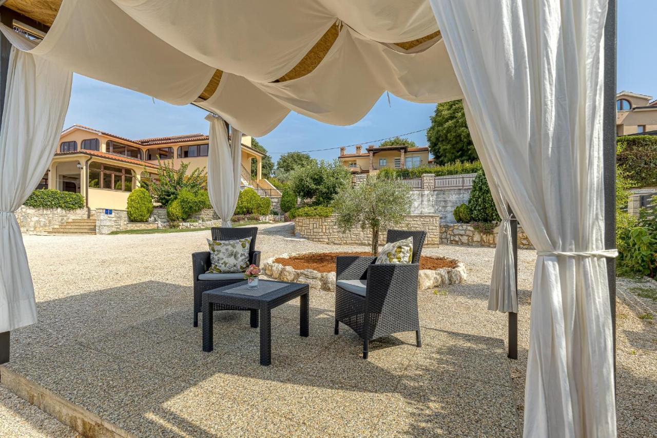 Cottage Nilda I Musalez Exterior photo